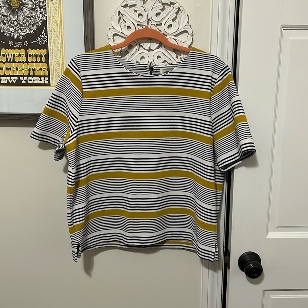 Thick textured short sleeve boxy top